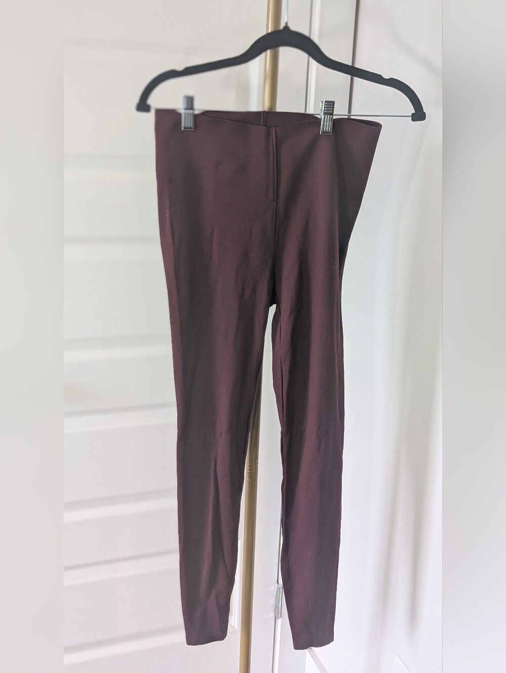 364. Deep Burgundy Loft Leggings  Size XS